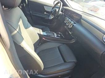 2025 Mercedes-Benz CLA 250 - miniatura 8