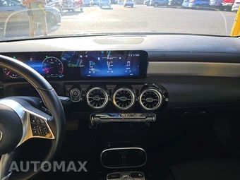 2025 Mercedes-Benz CLA 250 - miniatura 11