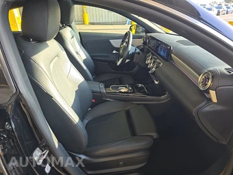 2025 Mercedes-Benz CLA 250 - miniatura 8