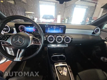2025 Mercedes-Benz CLA 250 - miniatura 11