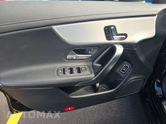 2025 Mercedes-Benz CLA 250 – miniatura 9