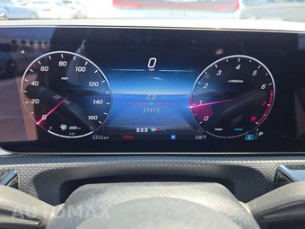 2025 Mercedes-Benz CLA 250 – miniatura 12