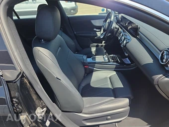 2025 Mercedes-Benz CLA 250 – miniatura 8