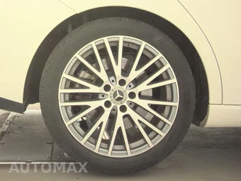 2025 Mercedes-Benz CLA 250 – miniatura 11
