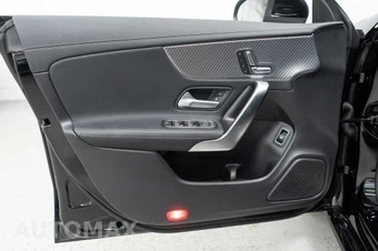 2025 Mercedes-Benz CLA 250 - miniatura 14