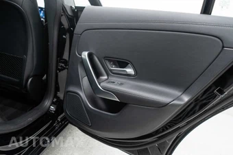 2025 Mercedes-Benz CLA 250 - miniatura 23