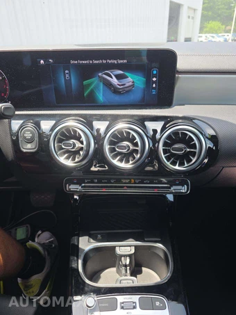 2025 Mercedes-Benz CLA 250 - miniatura 7