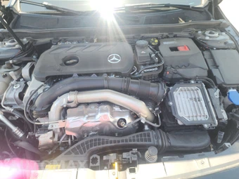 2025 Mercedes-Benz CLA 250 – miniatura 15