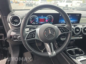2025 Mercedes-Benz CLA 250 – miniatura 10