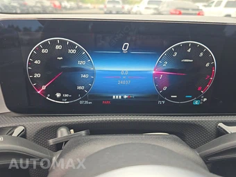 2025 Mercedes-Benz CLA 250 – miniatura 12