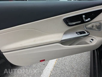 2025 Mercedes-Benz CLE 300 Coupe - miniatura 15
