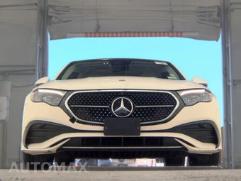 2025 Mercedes-Benz E 350 4MATIC Sedan - miniatura 3