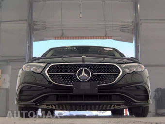 2025 Mercedes-Benz E 350 4MATIC Sedan - miniatura 3