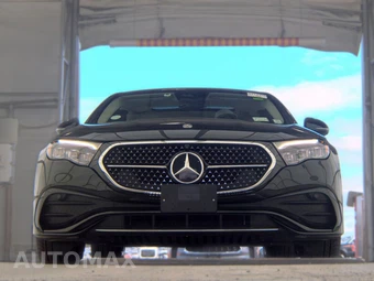 2025 Mercedes-Benz E 350 4MATIC Sedan - miniatura 3