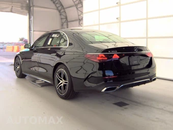 2025 Mercedes-Benz E 350 4MATIC Sedan - miniatura 8