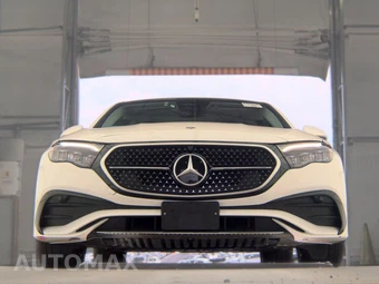 2025 Mercedes-Benz E 350 4MATIC Sedan - miniatura 3