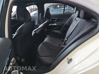 2025 Mercedes-Benz E 350 4MATIC Sedan - miniatura 13