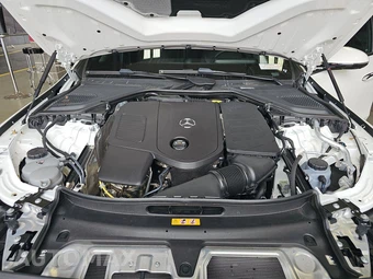 2025 Mercedes-Benz E 350 4MATIC Sedan - miniatura 15