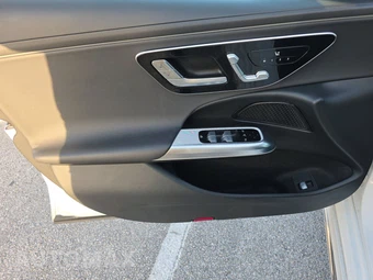 2025 Mercedes-Benz E 350 4MATIC Sedan - miniatura 15