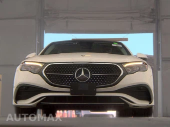 2025 Mercedes-Benz E 350 4MATIC Sedan - miniatura 3
