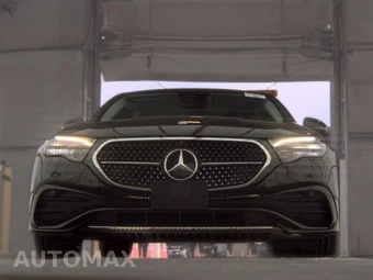 2025 Mercedes-Benz E 350 4MATIC Sedan - miniatura 3