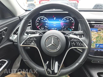 2025 Mercedes-Benz E 350 4MATIC Sedan - miniatura 16