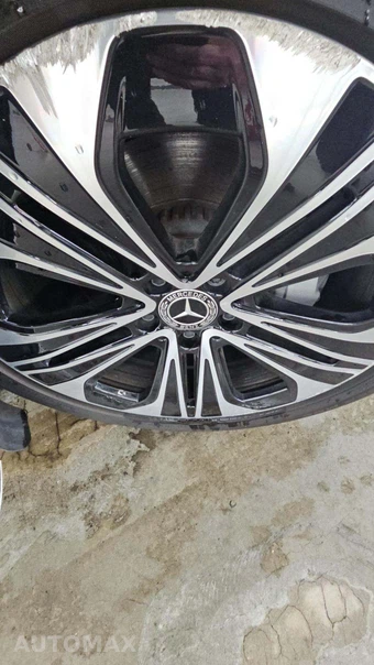 2025 Mercedes-Benz E 350 4MATIC Sedan - miniatura 28