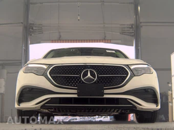 2025 Mercedes-Benz E 350 4MATIC Sedan - miniatura 3