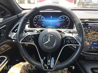 2025 Mercedes-Benz E 350 4MATIC Sedan - miniatura 16