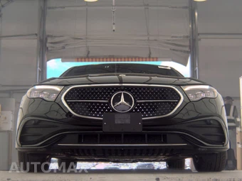 2025 Mercedes-Benz E 350 4MATIC Sedan - miniatura 3