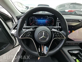 2025 Mercedes-Benz E 350 4MATIC Sedan - miniatura 16