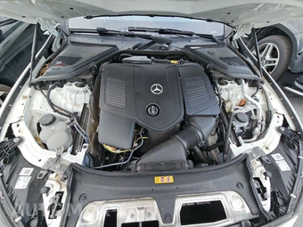2025 Mercedes-Benz E 350 4MATIC Sedan - miniatura 22