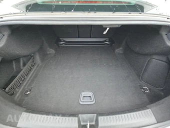 2025 Mercedes-Benz E 350 4MATIC Sedan - miniatura 23