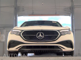 2025 Mercedes-Benz E 350 4MATIC Sedan - miniatura 3