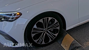 2025 Mercedes-Benz E 350 4MATIC Sedan - miniatura 7
