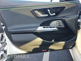2025 Mercedes-Benz E 350 4MATIC Sedan - miniatura 15