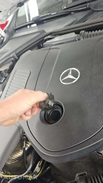 2025 Mercedes-Benz E 350 4MATIC Sedan - miniatura 24