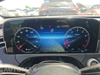 2025 Mercedes-Benz E 350 Sedan - miniatura 12