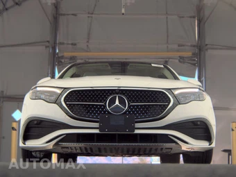 2025 Mercedes-Benz E 350 Sedan - miniatura 3