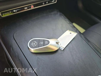 2025 Mercedes-Benz E 350 Sedan - miniatura 8
