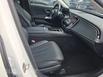 2025 Mercedes-Benz E 350 Sedan - miniatura 14