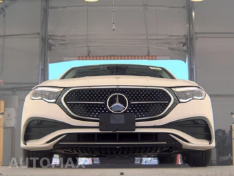 2025 Mercedes-Benz E 350 Sedan – miniatura 3