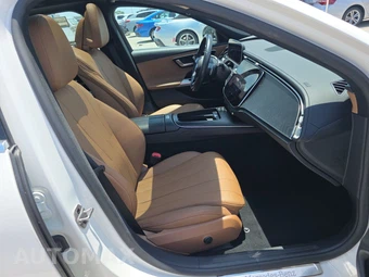 2025 Mercedes-Benz E 350 Sedan - miniatura 14
