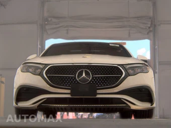 2025 Mercedes-Benz E 350 Sedan - miniatura 3