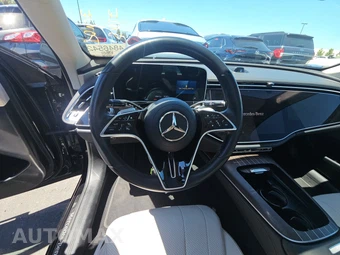 2025 Mercedes-Benz E 350 Sedan - miniatura 10