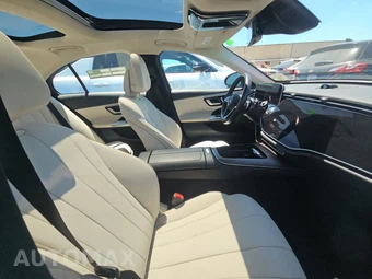 2025 Mercedes-Benz E 350 Sedan - miniatura 8