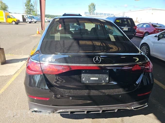 2025 Mercedes-Benz E 350 Sedan - miniatura 5