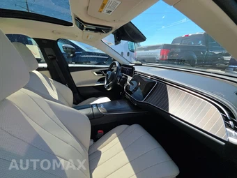 2025 Mercedes-Benz E 350 Sedan - miniatura 8