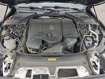 2025 Mercedes-Benz E 350 Sedan - miniatura 16