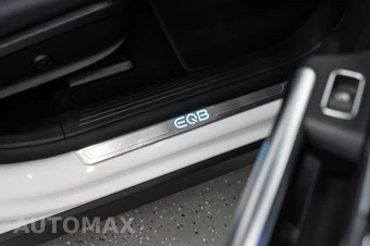 2025 Mercedes-Benz EQB 300 - miniatura 14